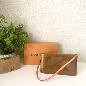 Authentic Louis Vuitton  Vernis Pochette Pouch